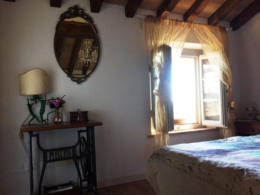 Corsanico-Bargecchia La Casina Delle Rondiniゲストハウス エクステリア 写真